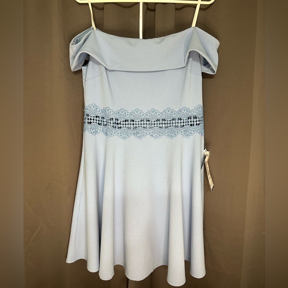 Off the shoulder blue formal dress New with Tags 15/16